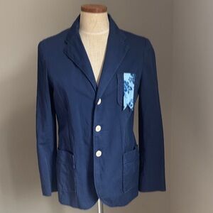 The GIGi iconic cotton blazer